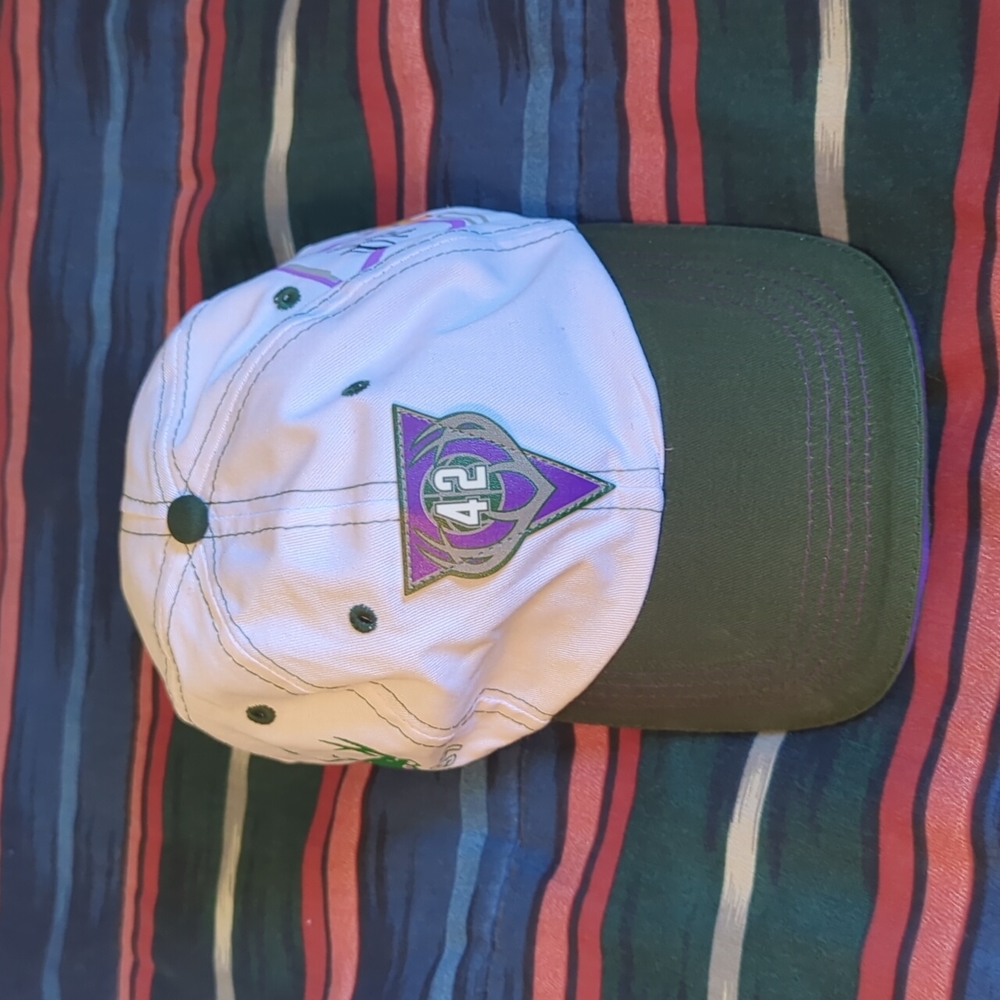 Milwaukee Bucks SGA Cap Vin Baker New